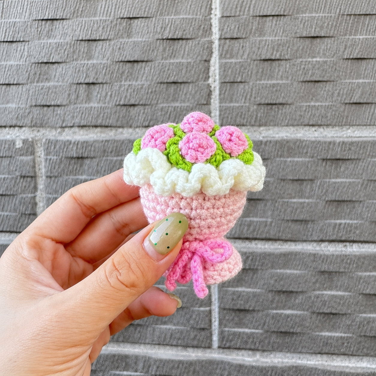 variant:pink | Pink Bouquet crochet flower bouquet keychain charm