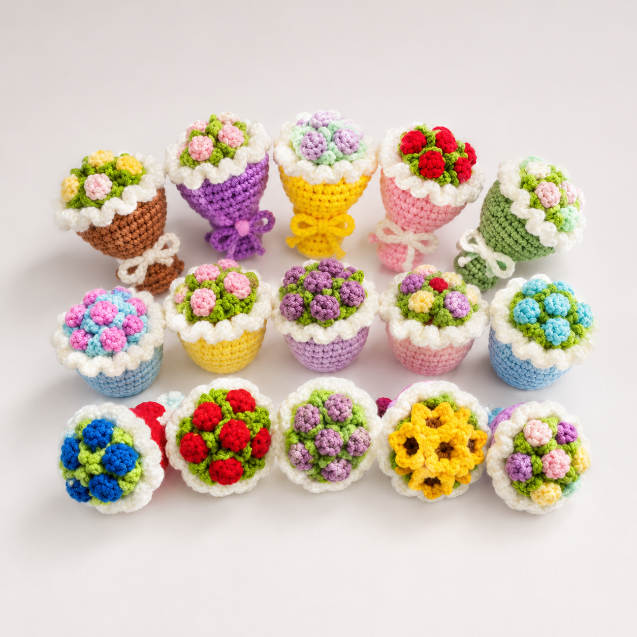 variant:shared | Mini crochet flower bouquet keychain charm style display