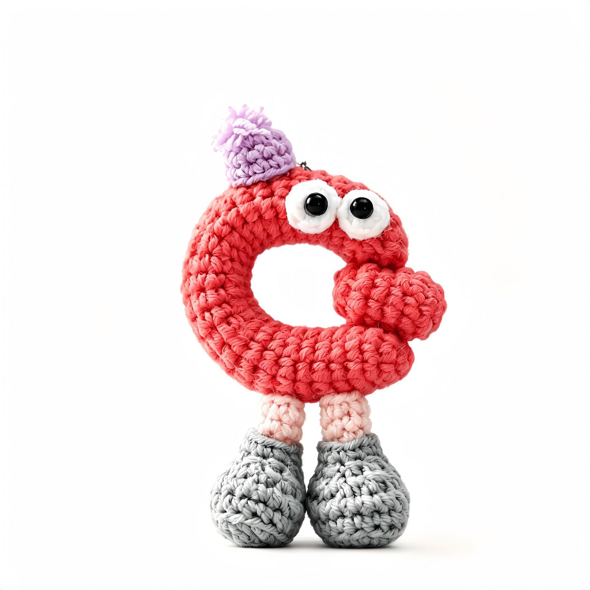 variant:q | Crochet letter Q keychain charm